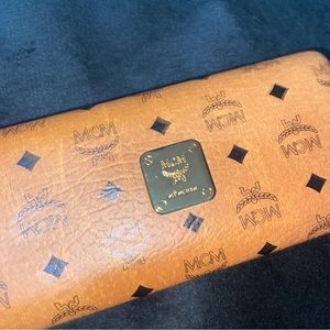 Mcm sunglasses holder